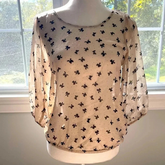 Euc sheer bow blouse - size small‎ - Picture 1 of 4